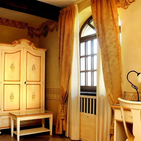Albergo Ristorante Al Castello Di Monte 3*