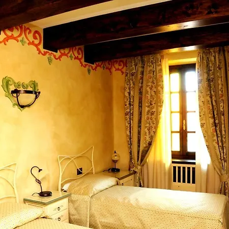 Albergo Ristorante Al Castello Di Monte Hotel Valenza