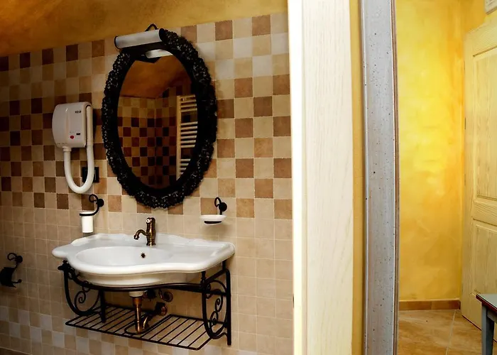 فندق Ristorante Al Castello Di Monte فالينزا