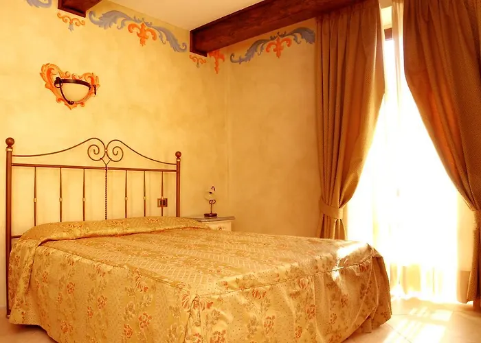 Ristorante Al Castello Di Monte Hotel 3*